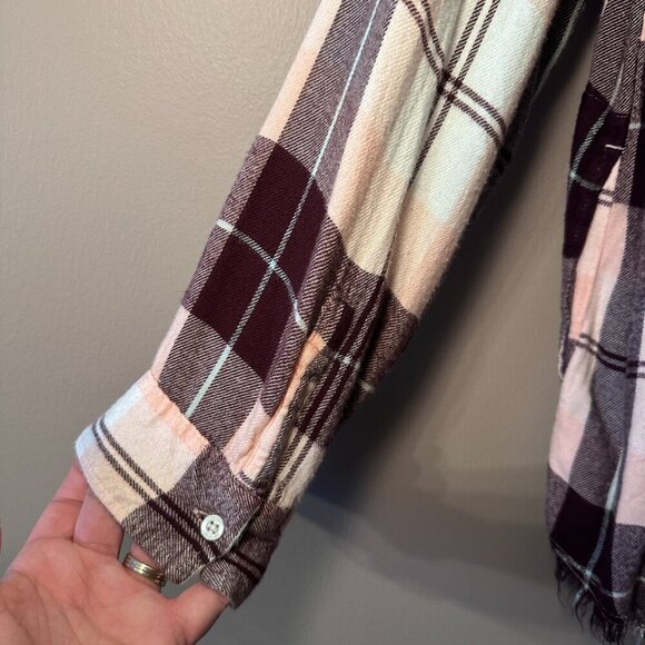 Women's M Aerie Lightweight Plaid Flannel Shirt Pink Raw Hem - Picture 6 of 9